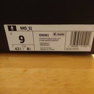 Adidas Men's size 9, sneakers